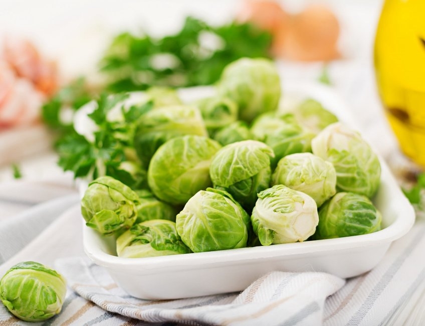 albal-choux-de-bruxelles-dans-plat-blanc-content