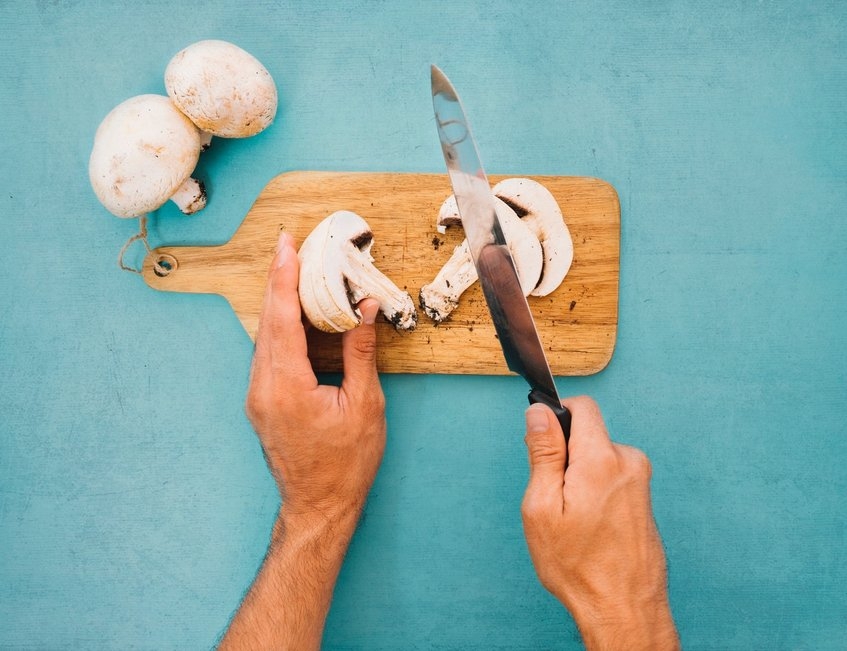 albal-couper-champignons-planche-content