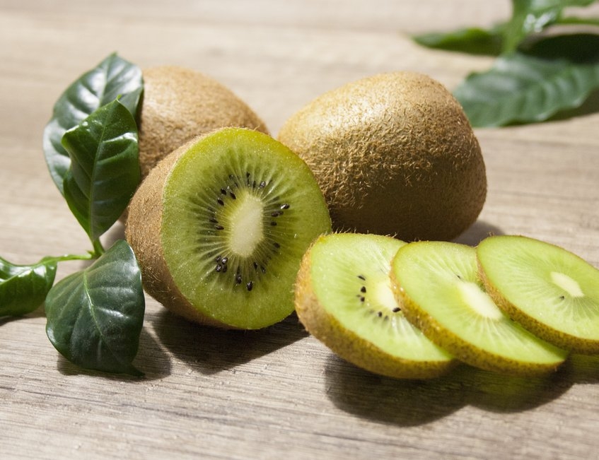 albal-kiwi-entier-et-tranche-table-content