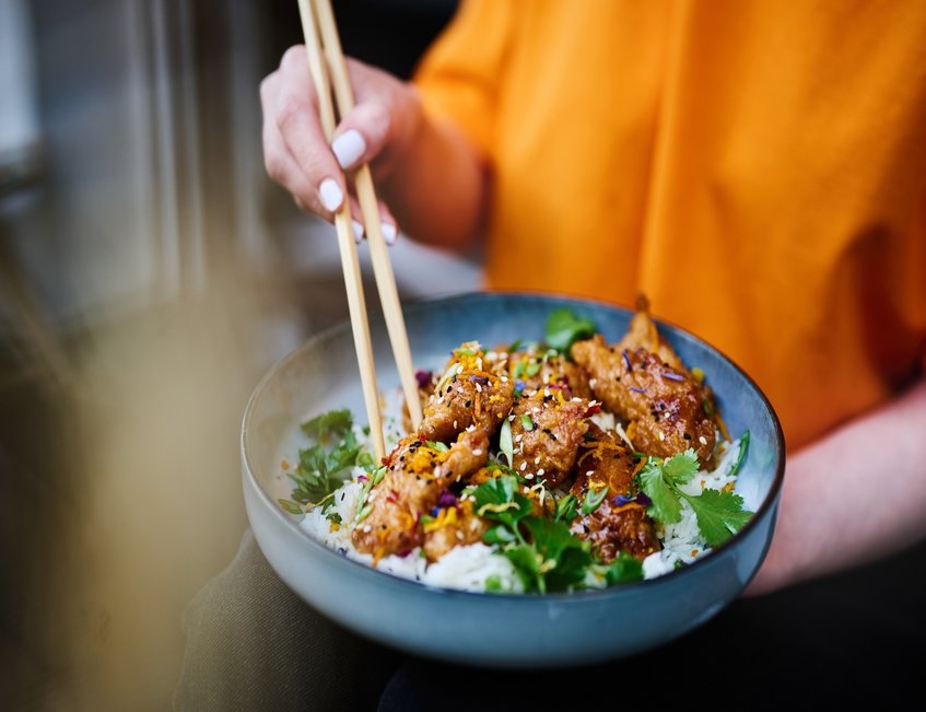 albal-poulet-epice-avec-riz-content